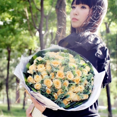 花柚 全国鲜花速递 33枝香槟玫瑰花束